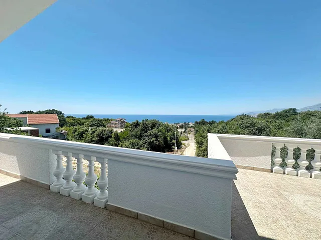 Haus mit Meerblick und Swimmingpool in Utjeha — photo 26